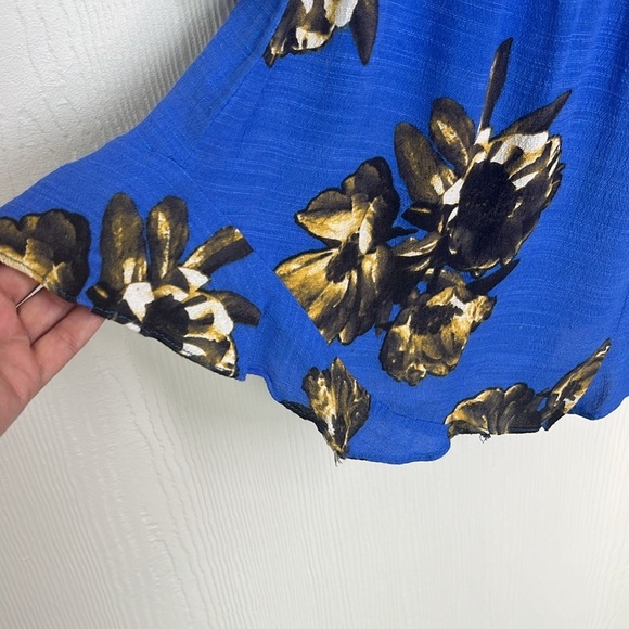 Free People - All The Right Ruffles Bright Blue Floral Short Romper Size Medium - Picture 5 of 13